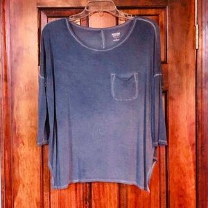 Mossimo Supply Co. 3/4 inch sleeve t-shirt